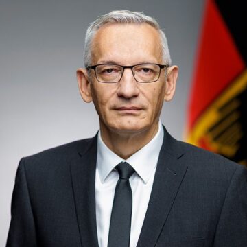 Esteri. L’ombra della guerra in Europa: l’allarme degli 007 tedeschi e la mossa difensiva dell’Estonia