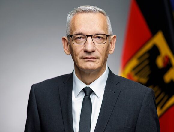 Esteri. L’ombra della guerra in Europa: l’allarme degli 007 tedeschi e la mossa difensiva dell’Estonia